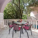 Two-bedroom In Grebaštica
