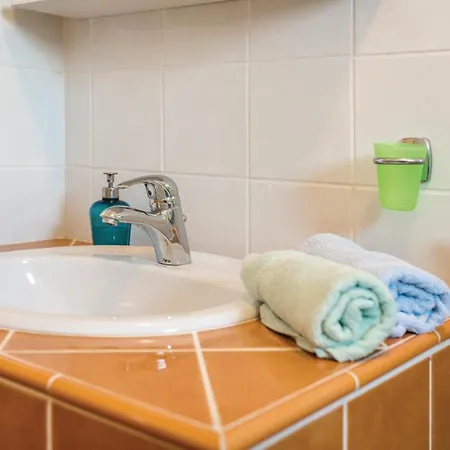 公寓 Two-bedroom In Grebaštica