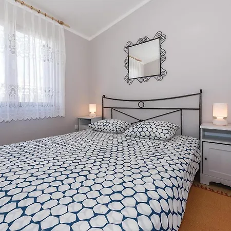 Two-bedroom In Grebaštica