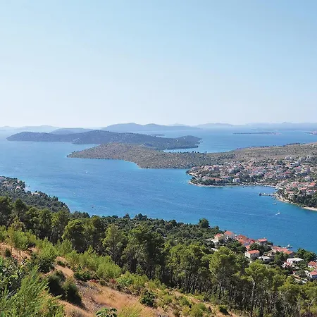 Two-bedroom In Grebaštica