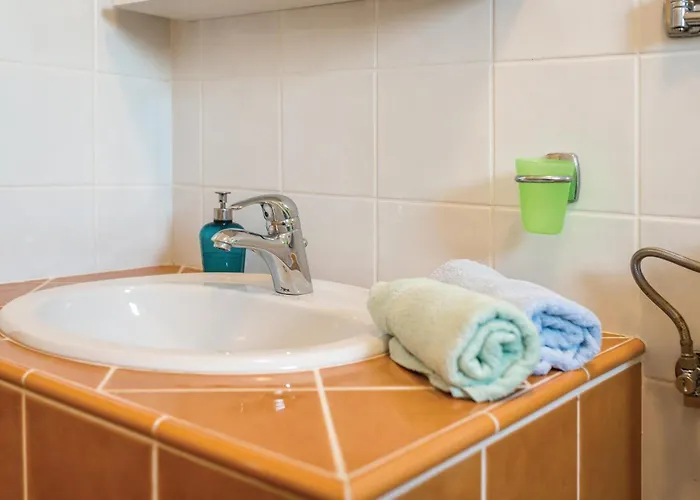 Apartman Two-bedroom In Grebastica