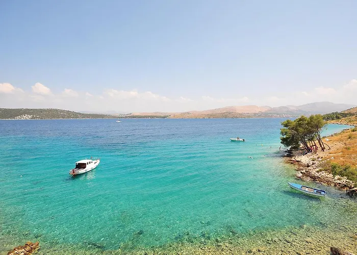 Two-bedroom In Apartman Grebastica