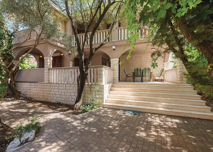 Apartman Two-bedroom In Grebastica